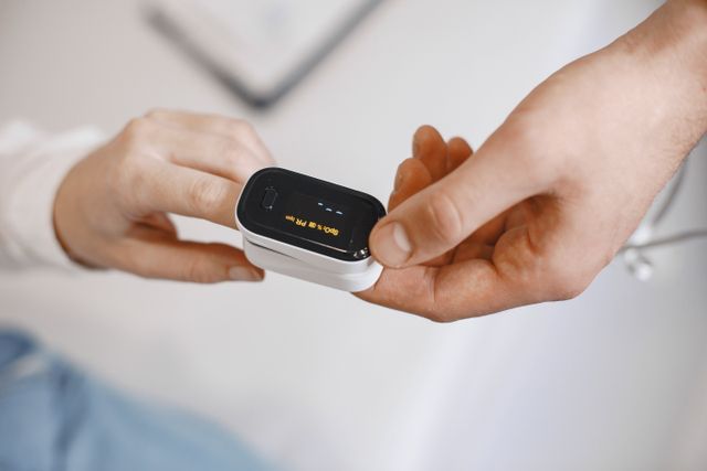 Simplifying Metabolic Health: Inside EYVA’s Pocket-Sized, Non-Invasive Biosensing Revolution